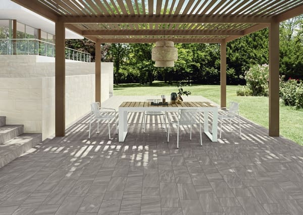 Dalle Céramique CLASH – Nature – Ozaé Graviers Déco Dalle Céramique CLASH - Nature, teinte pierre foncée veinée pour extérieur – Ozaé Graviers Déco