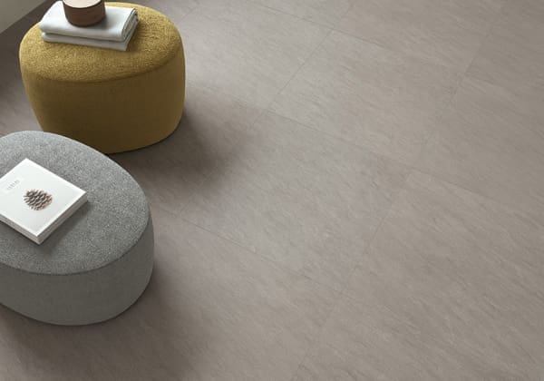 Dalle Céramique KEY MOOD – Smoke – Ozaé Graviers Déco Dalle Céramique KEY MOOD - Smoke gris fumé effet pierre – Ozaé Graviers Déco