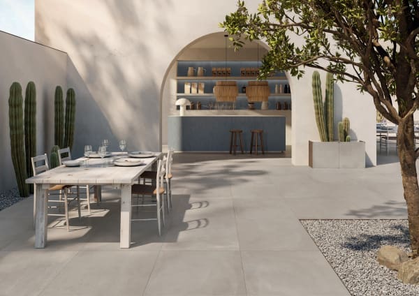 Dalle Céramique PRIMA – Concrete – Ozaé Graviers Déco Dalle Céramique PRIMA - Concrete effet béton gris clair pour extérieur – Ozaé Graviers Déco