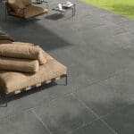 Dalle Céramique SLAB2 - Iron teinte gris anthracite moderne – Ozaé Graviers Déco